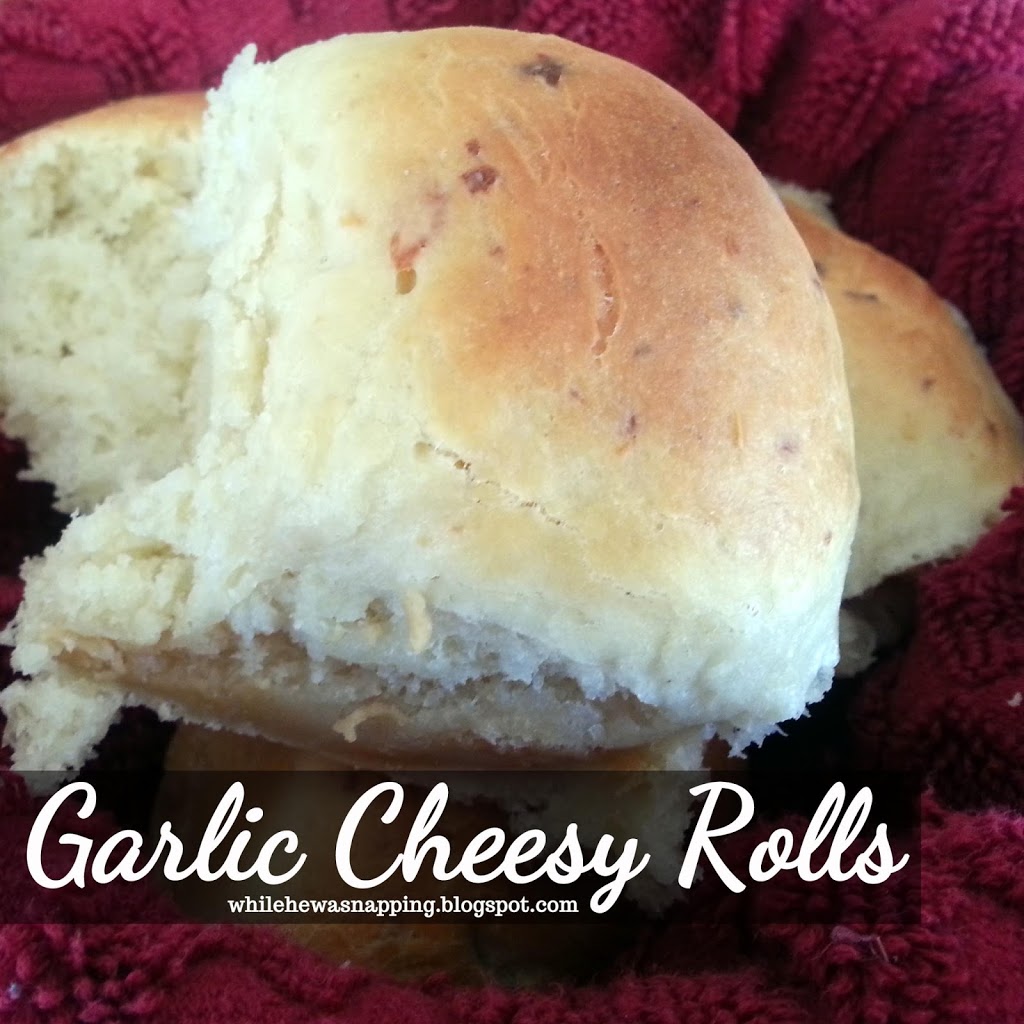 Garlic-Cheesy-Rolls