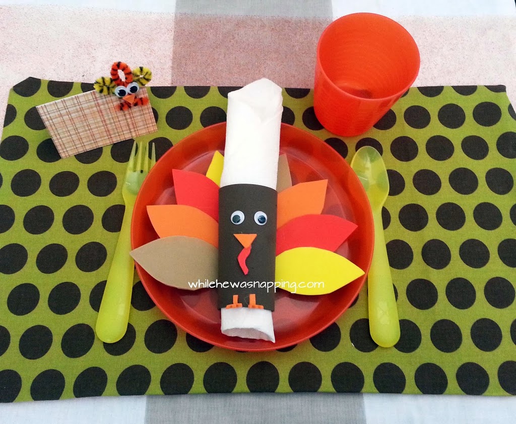 DIY No-Sew Placemats at Kid's Thanksgiving Table