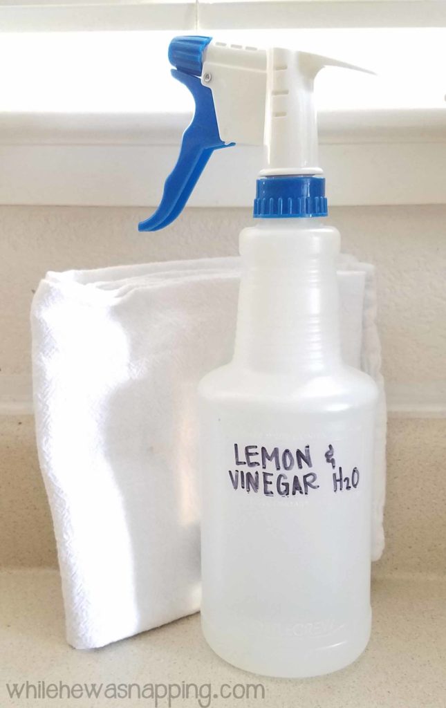 How to Keep your Kitchen Clean Lemon Vinegar Water