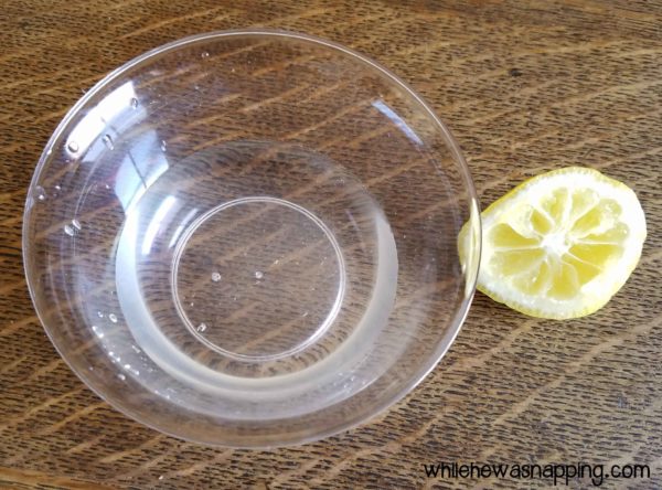 DIY Natural Disinfectant Wipes with Vinegar and Lemon