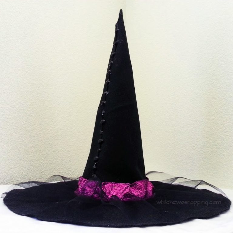 No-Sew Witch's Hat #spookyspaces | While He Was Napping